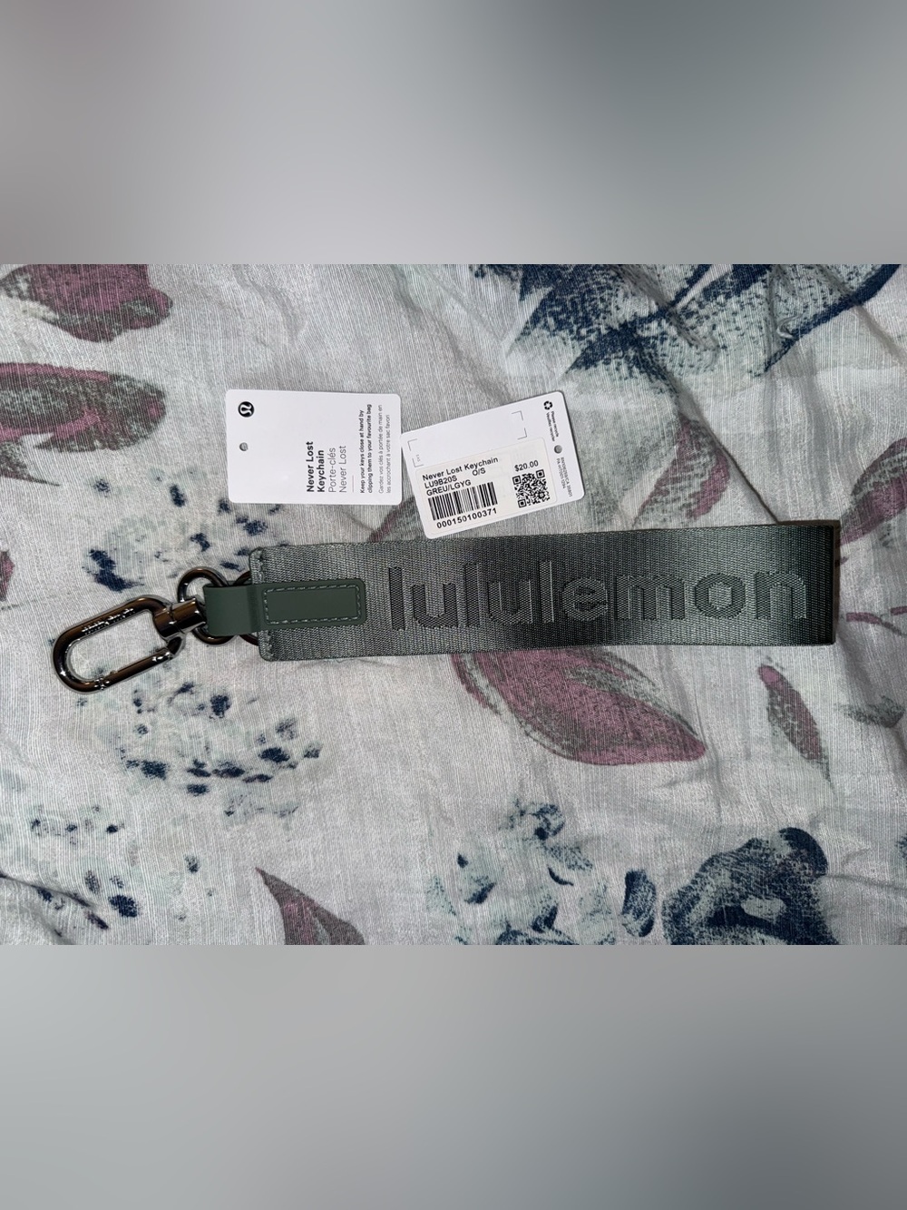 Lululemon Never Lost Keychain Legacy Green/Grey Eucalyptus